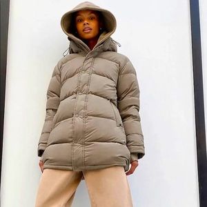 Aritzia super puff midi size